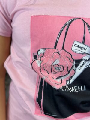 Großhandel Rosa Boutique Shirt mit Fashion Print und Strassteinen vorne