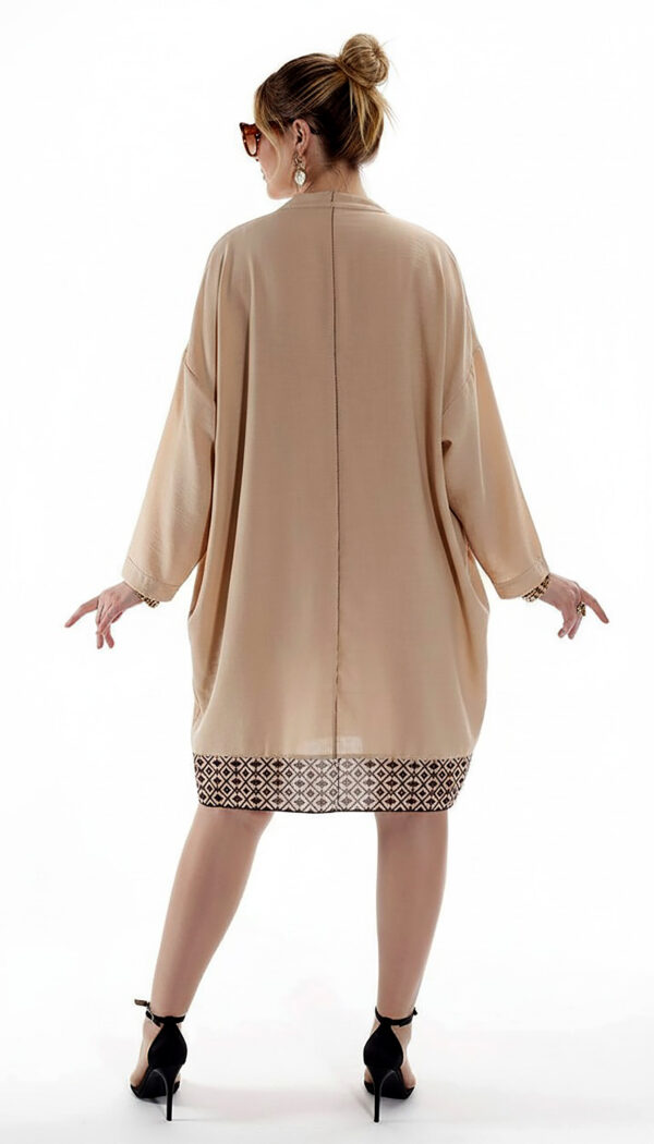 Beiges Oversize Damen Tunika Kleid Rückseite Beiges Oversize Damen Tunika Kleid Rückansicht Großhandel