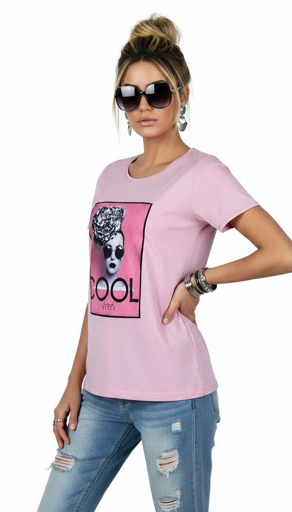 Rosa Damen Shirt Fashion Print Rosa Damen Shirt mit Fashion Print und dezenten Strassteinen vorne