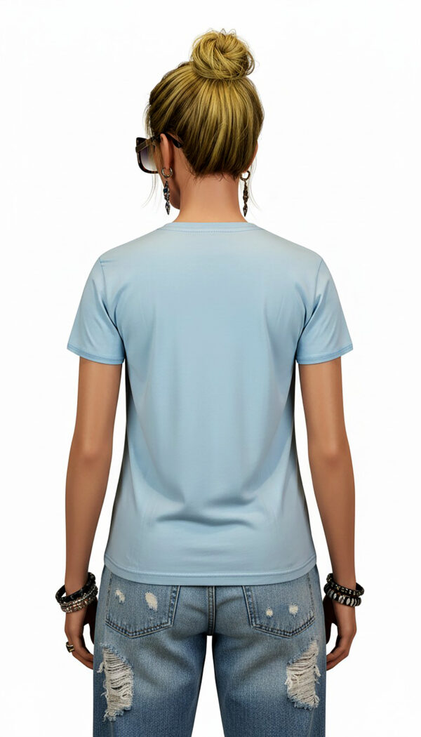 Damen Shirt Hellblau Rückansicht Hellblaues Damen Shirt Rückansicht aus Baumwolle