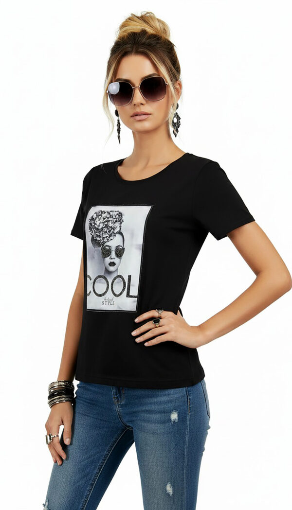 Shirt Schwarz mit Strass Cool Print Damen Shirt Schwarz mit Strass Damen Shirt mit Cool Fashion Print und dezenten Strassteinen