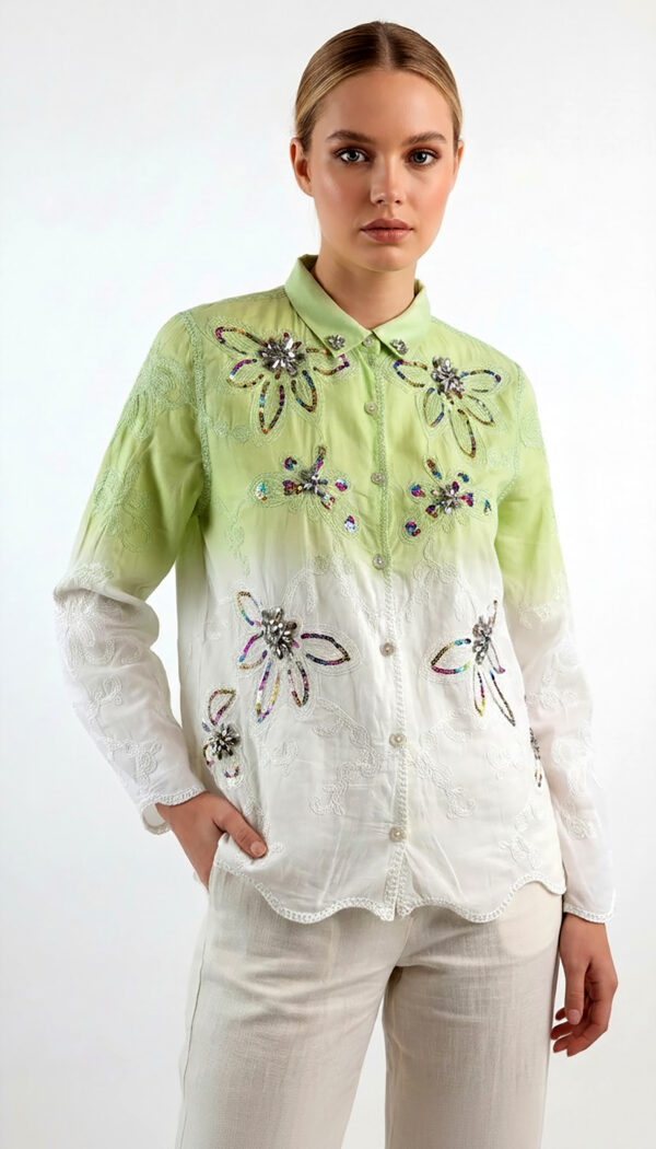 Bestickte Baumwollbluse mit Farbverlauf, Strass und Pailletten Grün-Weiß (1) Bestickte Baumwollbluse mit Farbverlauf in Grün-Weiß mit Strass und Pailletten