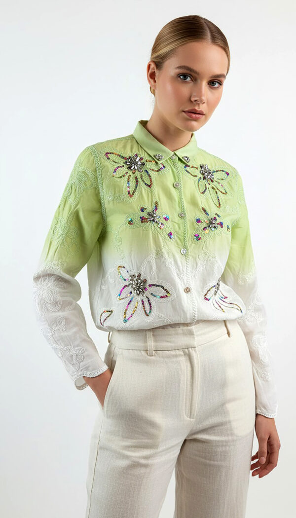 Bestickte Baumwollbluse mit Farbverlauf, Strass und Pailletten Grün-Weiß (2) Bestickte Baumwollbluse mit Farbverlauf in Grün-Weiß mit Strass und Pailletten