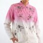 Bestickte Baumwollbluse mit Farbverlauf und Strass in Rosa-Weiß
