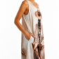 Boho Fotoprint Tunikakleid Großhandel, fotorealistisches Hut Motiv mit Strasskette und Paisley Schal, rosemodee.de
