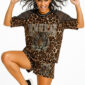 Braunes Leoparden Zweiteiler Großhandel, Oversize T-Shirt mit Tiger Strassmotiv und Netzärmeln, passende Shorts im klassischen Leopardenprint, rosemodee.de