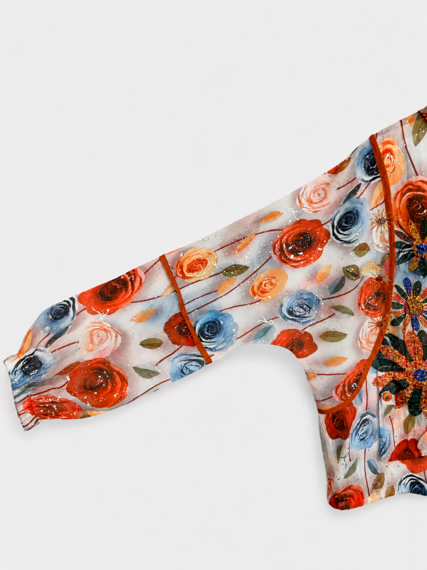 Bunte Blumenjacke Großhandel, Kapuze mit Strassblüten und Glitzertropfen, Oversize (2) Bunte Blumenjacke Großhandel, Oversize Kapuzenjacke mit Rosenprint, Glitzertropfen und Strassblüten, rosemodee.de