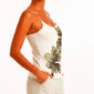Cremefarbenes Pailletten Top Großhandel, Camisole mit Blütenmotiv aus goldenen Pailletten und Farbverlauf Stickerei in Grün und Blau, rosemodee.de