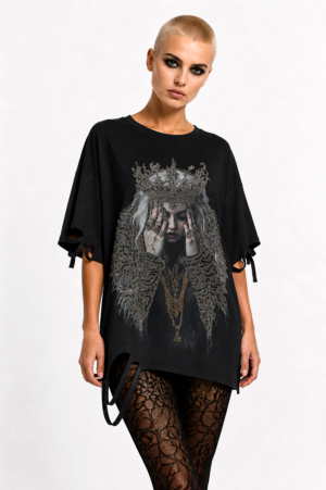 Dark Queen Strass Oversize Shirt Schwarz mit Gothic Print und hochwertigen Strassteinen