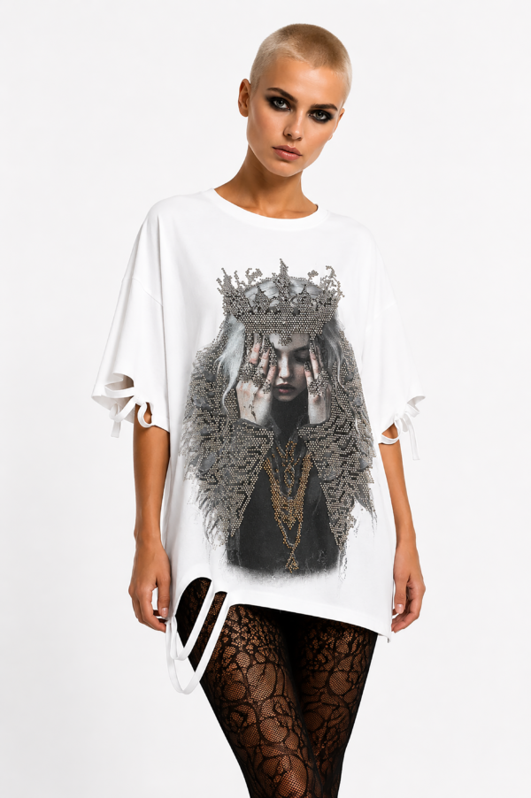 Dark Queen Strass Oversize Shirt Weiß mit Gothic Print und hochwertigen Strassteinen