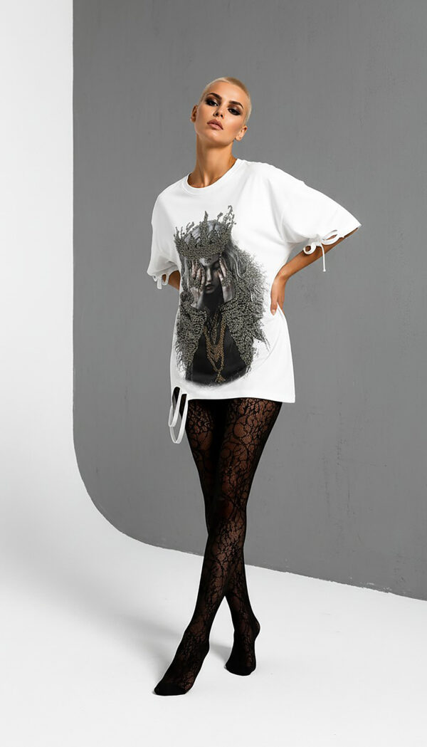 Dark Queen Strass Oversize Shirt Weiß Großhandel Lot (5) Dark Queen Strass Oversize Shirt Weiß mit Gothic Print und hochwertigen Strassteinen