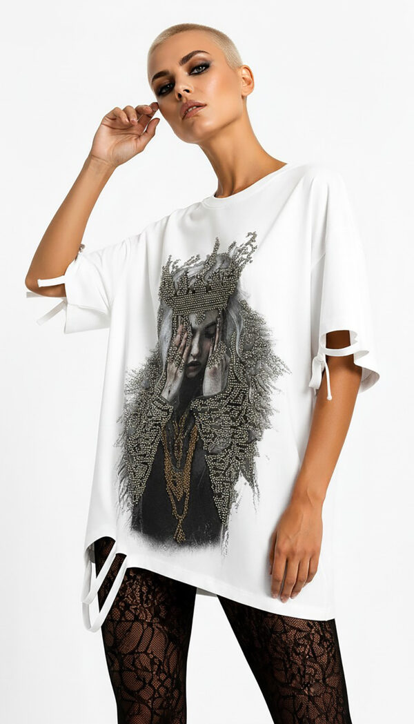 Dark Queen Strass Oversize Shirt Weiß Großhandel Lot (7) Dark Queen Strass Oversize Shirt Weiß mit Gothic Print und hochwertigen Strassteinen