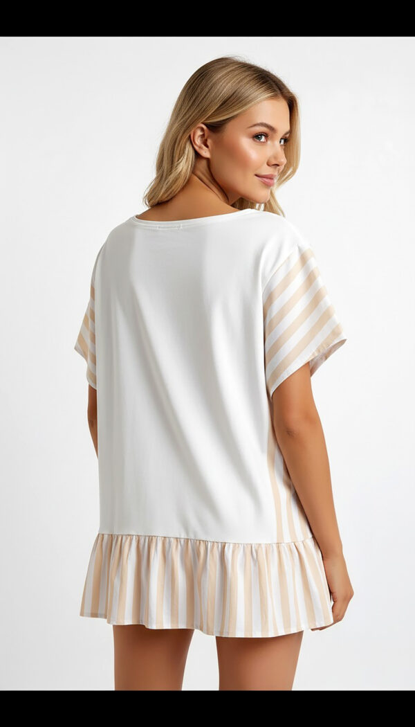 Elegantes Oversize Shirt mit Fashion Lady Print, Strassdetails und Streifenvolant Beige-Weiß (1) Elegantes Oversize Shirt mit Fashion Lady Print und Strassdetails in Beige-Weiß