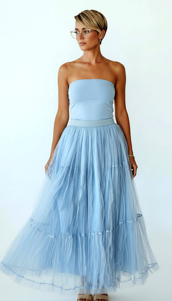Hellblaue Oversize Damen Tüllrock Maxi mit Perlendetails
