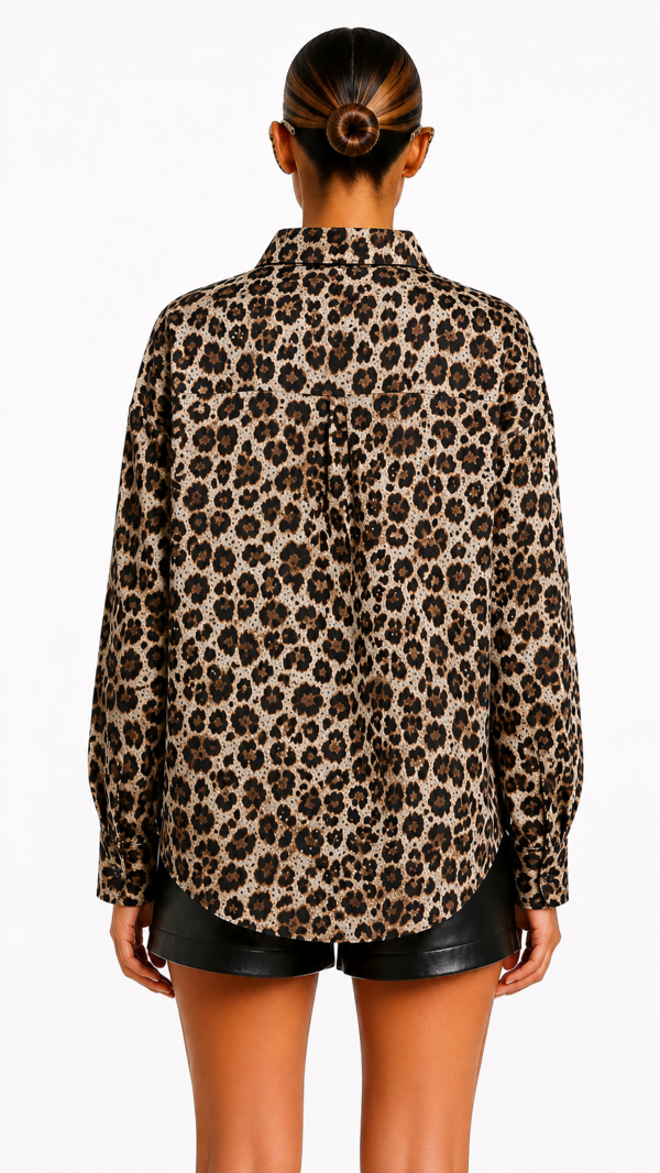 Leopardenhemd Großhandel, Oversize mit Strass Schmetterlingen (1) Leopardenhemd Großhandel, Oversize Hemd mit Strass Schmetterlingen im Leopardenprint, rosemodee.de
