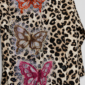 Leopardenhemd Großhandel, Oversize Hemd mit Strass Schmetterlingen im Leopardenprint, rosemodee.de