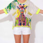 Oversize Giraffe Shirt Großhandel, Fledermausärmel Shirt mit Boho Giraffenprint, Strassbesatz und tropischem Blätterdruck, rosemodee.de