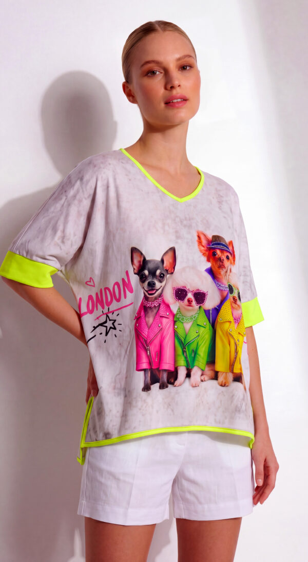 Oversize Hunde Shirt Großhandel, London Print mit Strassbesatz (7) Oversize Hunde Shirt Großhandel, Fledermausärmel Shirt mit London Hundeprint, Strassbesatz und Graffiti Rückendruck, rosemodee.de