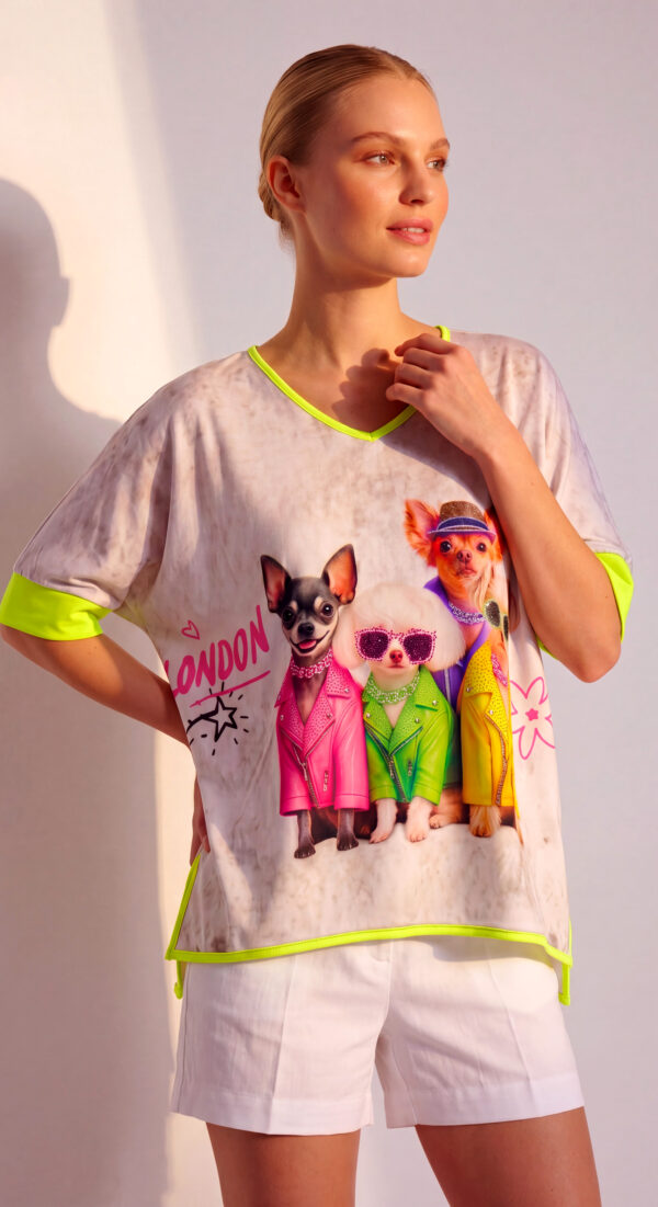 Oversize Hunde Shirt Großhandel, London Print mit Strassbesatz (8) Oversize Hunde Shirt Großhandel, Fledermausärmel Shirt mit London Hundeprint, Strassbesatz und Graffiti Rückendruck, rosemodee.de