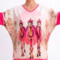 Oversize Kamelmotiv Shirt Großhandel, Wüstenprint mit drei Kamelen, Strasskronen und pinken Federumhängen, rosemodee.de