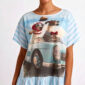 Oversize Shirt mit Hunde Auto Print und Strassdetails in Hellblau-Weiß