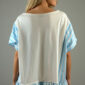 Oversize Shirt mit Hunde Auto Print und Strassdetails in Hellblau-Weiß