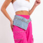 Pinke Cargohose Großhandel, Regenstoff Hose mit Denim Applikation, Strassbesatz und Cargotaschen, 3er Lot M bis XL, rosemodee.de