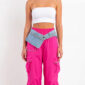Pinke Cargohose Großhandel, Regenstoff Hose mit Denim Applikation, Strassbesatz und Cargotaschen, 3er Lot M bis XL, rosemodee.de