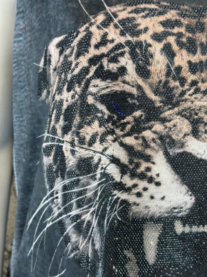 Raubkatze Tunikakleid Großhandel, Acid Wash mit Strassgesicht (1) Raubkatze Tunikakleid Großhandel, Acid Wash mit brüllendem Leopardenkopf und Strassgesicht, rosemodee.de