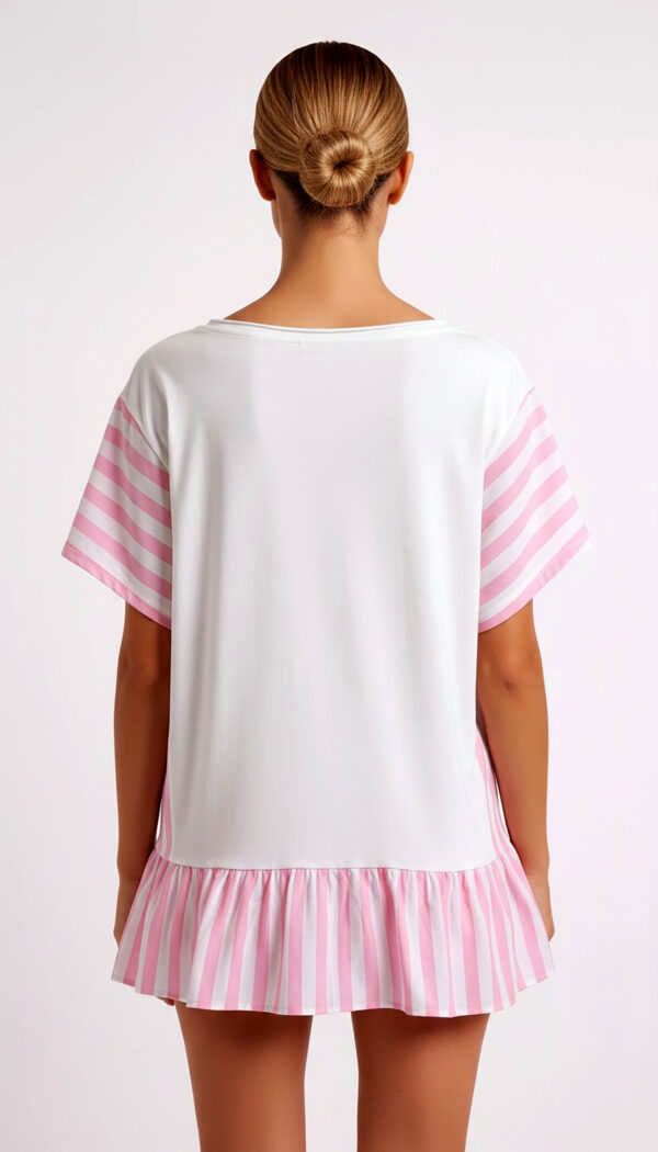 Romantisches Oversize Shirt mit Schmetterling-Strassmotiv und Streifenvolant Rosa-Weiß (2) Romantisches Oversize Shirt mit Schmetterling-Strassmotiv und rosa-weißen Streifendetails