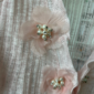 Rosa Oversize Damen Bluse mit 3D-Blumen und Perlendetails Großhandel