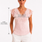 Rosafarbenes Spitzentop Großhandel im Tonal-Look – zartes Rosa mit 3D-Blüten, Perlen und Spitzenärmeln – rosemodee.de