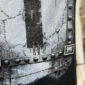 Schwarzes Kreuz Tank Top Großhandel – Muscle-Tank mit gotischem Kreuz-Digitalprint, Totenkopf-Nieten-Rahmen, Dripping-Effekt und schwarzem Strassbesatz – rosemodee.de