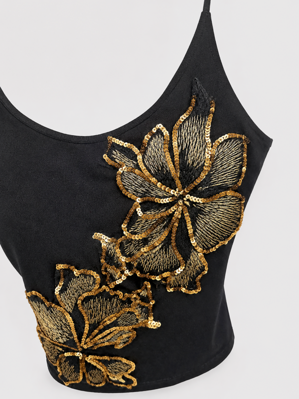Schwarzes Pailletten Top Großhandel, Blütenmotiv mit Goldstickerei (4) Schwarzes Pailletten Top Großhandel, Camisole mit Blütenmotiv aus schwarzen und goldenen Pailletten und Goldstickerei, rosemodee.de