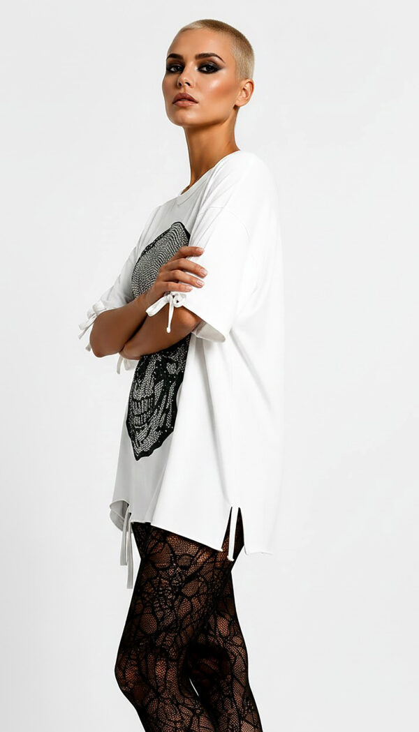 Skull Strass Oversize Shirt Großhandel Lot 2 Stück – Gothic Damen Longshirt Weiß (4) Skull Strass Oversize Shirt Weiß mit Totenkopf Motiv und hochwertigen Strassteinen