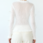 Weiße Damen Strickjacke mit 3D-Blumen und Perlendetails