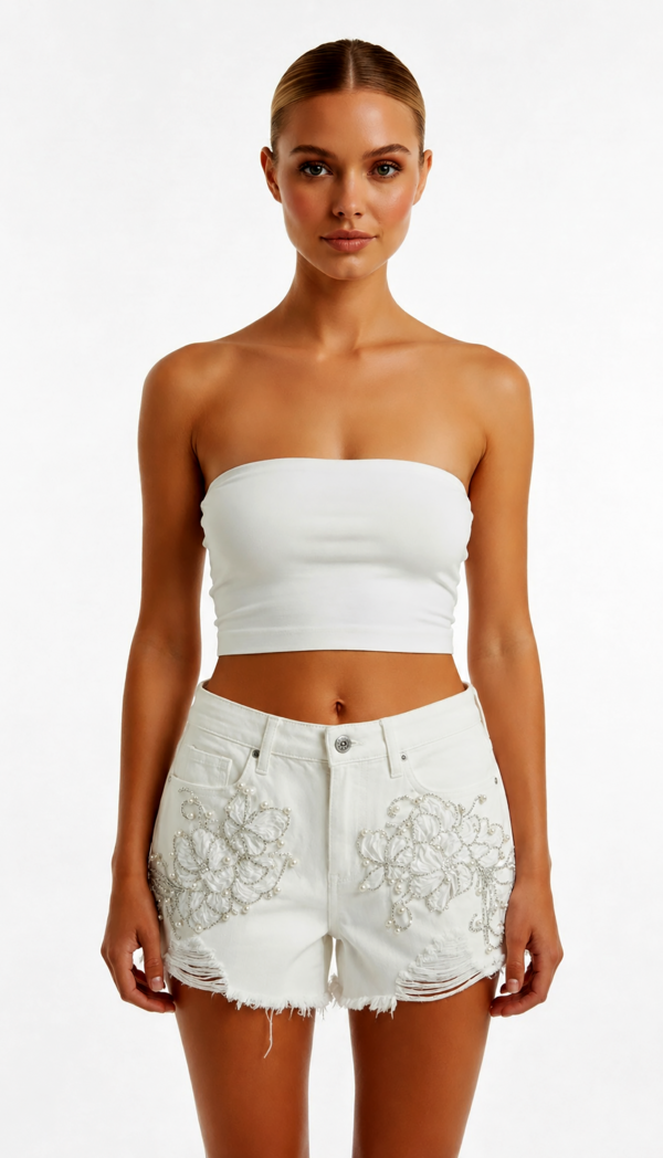 Weiße Denim Shorts Großhandel (1) Weiße Denim Shorts Großhandel 4er-Lot M–XXL mit Blumenstickerei, Perlen- und Strassbesatz auf Vorderseite und fransigem Distressed-Saum – rosemodee.de