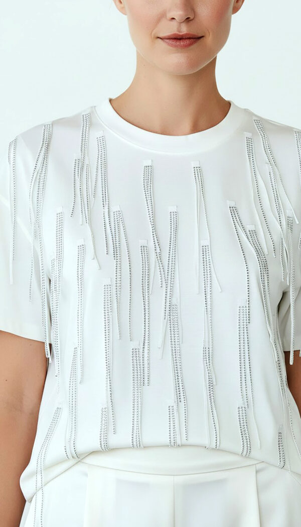 Weißes Fransen Shirt mit Strasssteinen und silbernen Metallic-Fransen (6) Weißes Fransen Shirt mit Strasssteinen und silbernen Metallic-Fransen