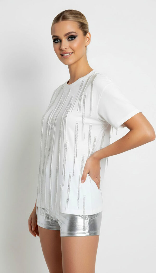 Weißes Fransen Shirt mit Strasssteinen und silbernen Metallic-Fransen (7) Weißes Fransen Shirt mit Strasssteinen und silbernen Metallic-Fransen