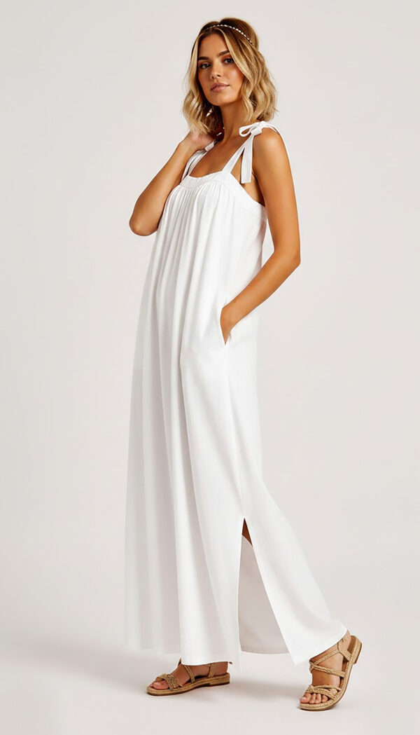 Weißes Maxikleid Großhandel Boho, mit Bindeträgern und Seitenschlitz (3) Weißes Maxikleid Großhandel Boho, Kleid mit Bindeträgern, Seitenschlitz und verdeckten Taschen, rosemodee.de