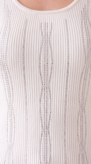Damen Rippstrick Tanktop mit Strass Großhandel Weiß mit vertikalen Strass-Applikationen.