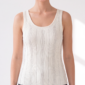 Damen Rippstrick Tanktop mit Strass Großhandel Weiß mit vertikalen Strass-Applikationen.