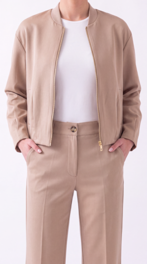 Stoffhose Camel Großhandel Damen elegante Business Hose Ganzkörperansicht