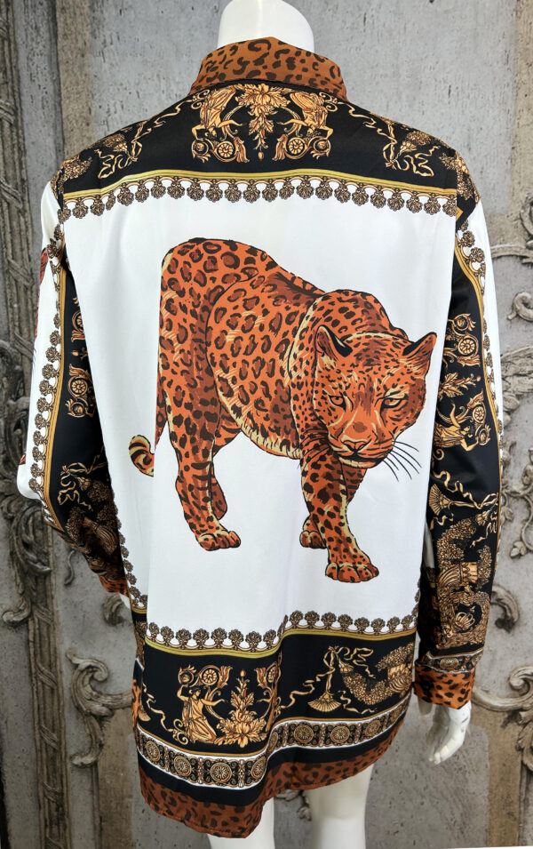 Damen Bluse mit Leo- & Barock-Print – Fließend & Leicht – Großhandel (6) Damen Bluse mit Tiger- & Barock-Print Großhandel – großes Tigermotiv