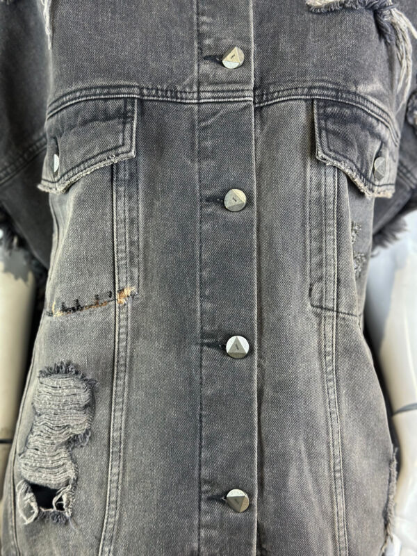 Damen Jeansweste mit Leo Strass – Destroyed Look Großhandel (5) Damen Jeansweste mit Leo Strass im verwaschenen Destroyed Look