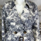 Damen Trenchcoat mit Toile-de-Jouy Print & Gürtel – Großhandel