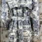 Damen Trenchcoat mit Toile-de-Jouy Print & Gürtel – Großhandel