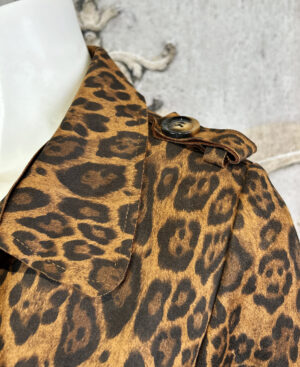 Damen Trenchcoat mit Leo-Print & Taillengürtel Braun – Großhandel