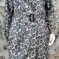 Damen Trenchcoat mit Leo-Print & Taillengürtel Grau – Großhandel