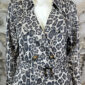 Damen Trenchcoat mit Leo-Print & Taillengürtel Grau – Großhandel